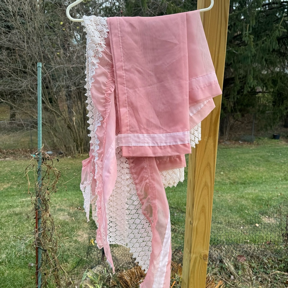 Vintage Pink Curtain Set With Lace-Like Trim